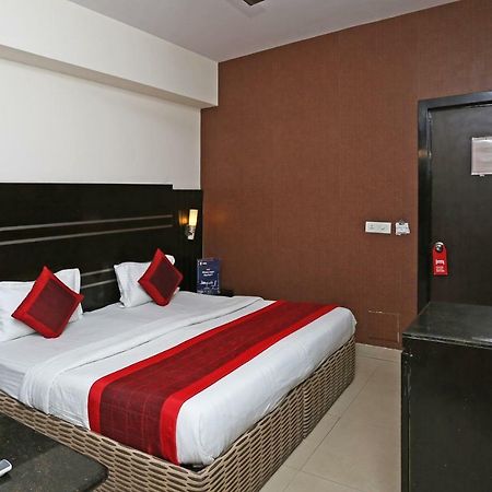 Oyo 13541 Otani Hotel Delhi  Exteriör bild
