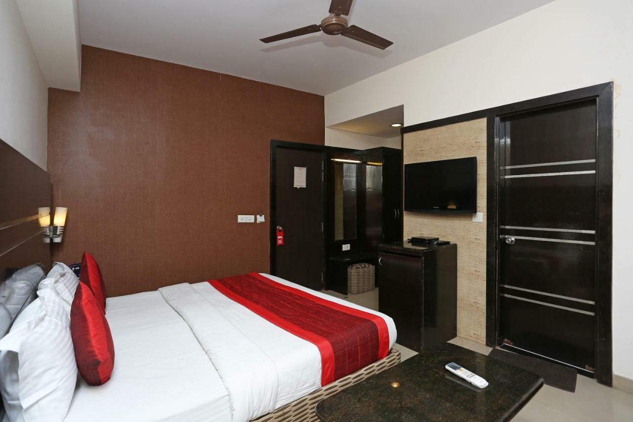Oyo 13541 Otani Hotel Delhi  Exteriör bild