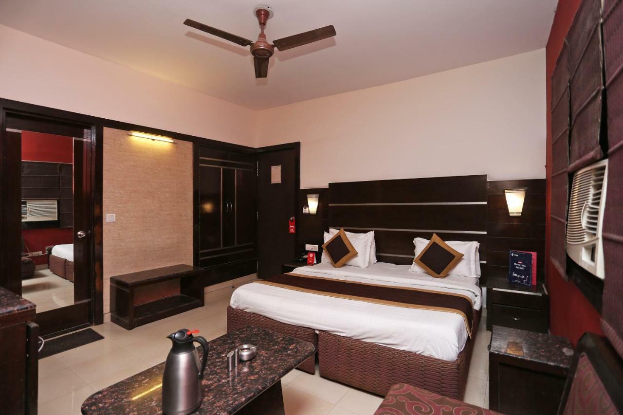 Oyo 13541 Otani Hotel Delhi  Exteriör bild