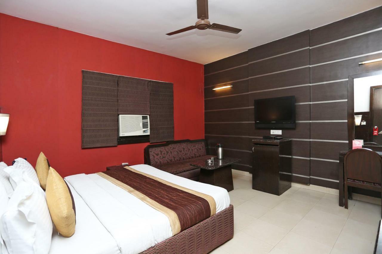 Oyo 13541 Otani Hotel Delhi  Exteriör bild